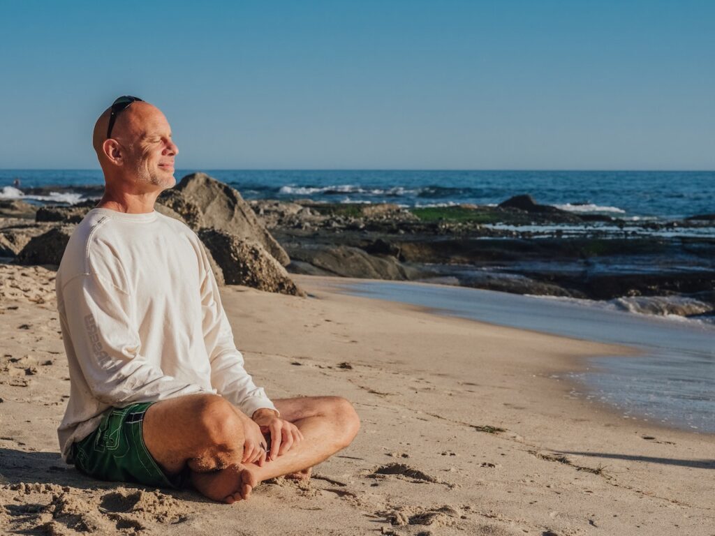 Diez Famosos Millonarios a los que la Meditación les Cambió la Vida